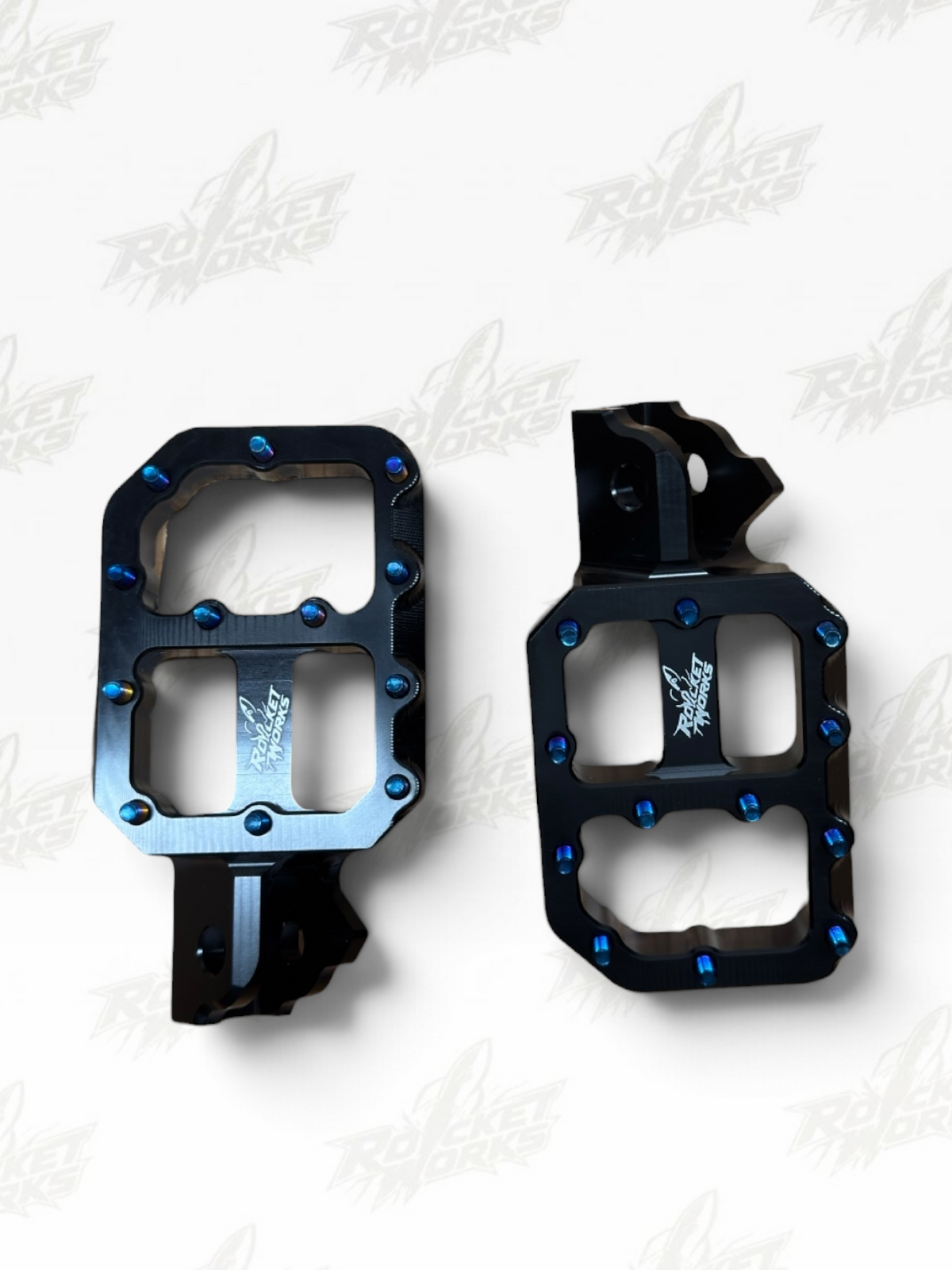Mini Emoto Titanium Wide Pegs ￼