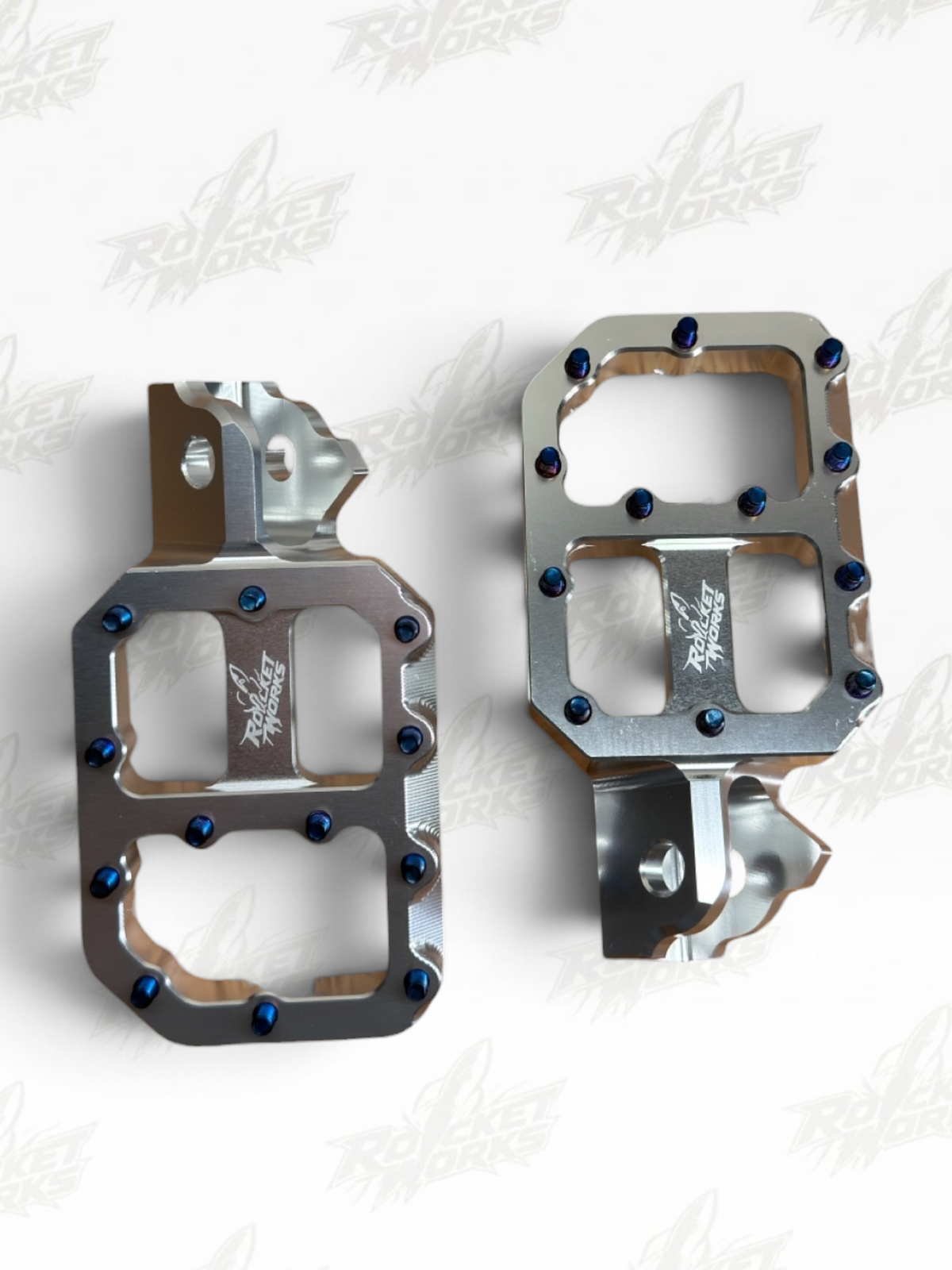 Mini Emoto Titanium Wide Pegs ￼